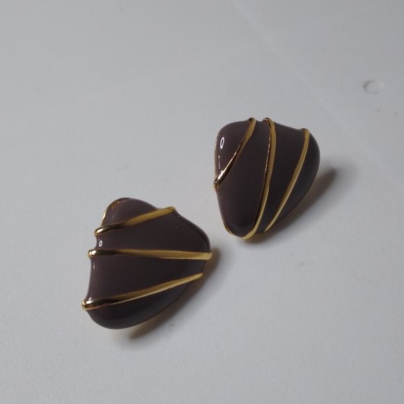 Vintage Triangular Stud Earrings - Picture 5 of 11